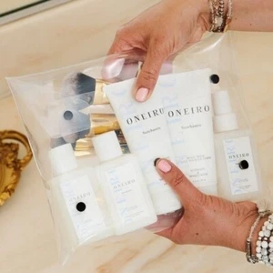 Oneiro Haar- & Körperpflegeset. Shampoo, Conditioner, Mist, Duschgel und Körpermilch - Bild 1 von 7