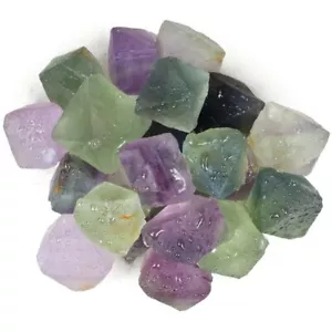 Piedras octaedro de fluorita natural medianas sin pulir de 1/4 lb - ¡Hermosos colores! - Imagen 1 de 1