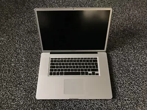 Apple MacBook Pro 17" Laptop - 2.66GHZ Intel core i7, 500 GB SSD (rare config) - Picture 1 of 11