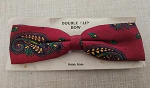 Vintage 1960's Red Clip On Bow Tie On Original Backing - Picture 1 of 5