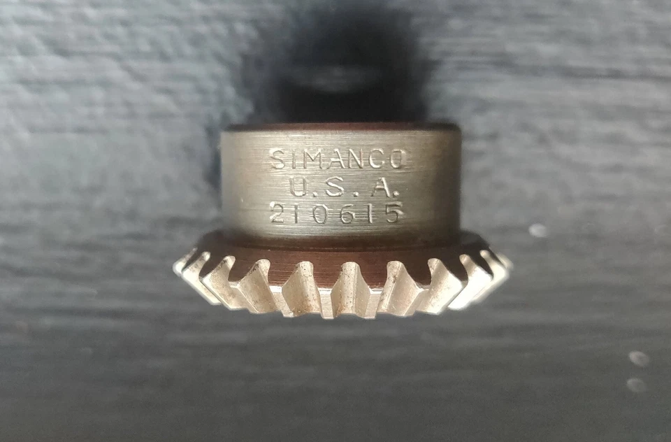 Genuine Singer 107W gear. Part # 210615 - Image 1 of 1