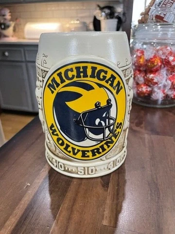 Vintage Stoneware Large U of M football beer mug Stein 24 oz Cover