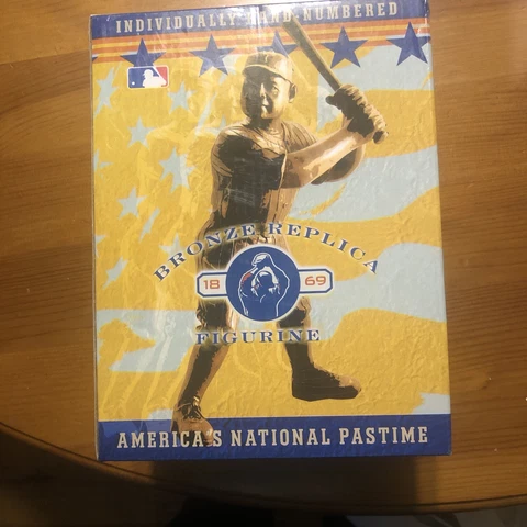 Babe Ruth Statues  MLB New York Yankees Figurines - Includes A Bat Cover