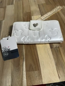 Loungefly Mickey Loves Minnie Disney Geldbörse Embossed Pearl White Lesen - Bild 1 von 4