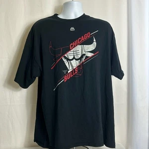 Majestic Chicago Bulls Men’s Size 2X Black Short Sleeves T-shirt Bull Logo Front - Picture 1 of 5
