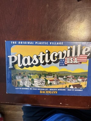 Bachmann Plasticville USA Farm Building With Animals Item 45152 - Image 1 of 3