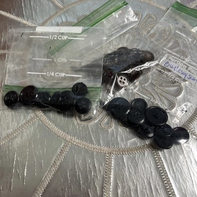 ASSORTED BURBERRY BUTTONS 3 SETS - Image 1 of 4