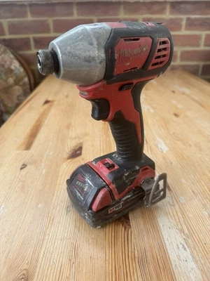 Milwaukee M18 BID Cordless 18V Impact Driver  1.5Ah Battery. need new brushes - Image 1 of 4