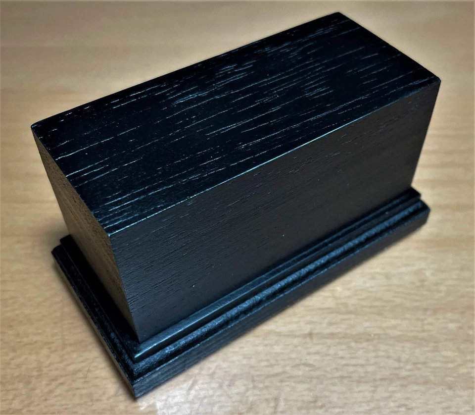 BASETTA BASE IN LEGNO NERO OPACO PER FIGURINI PLINTH DISPLAY WOOD BASE 10x5 h5,7 - Immagine 1 di 1