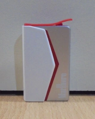 MARLBORO CIGARETTES ADVERTISIGN METAL LIGHTER - Image 1 of 4