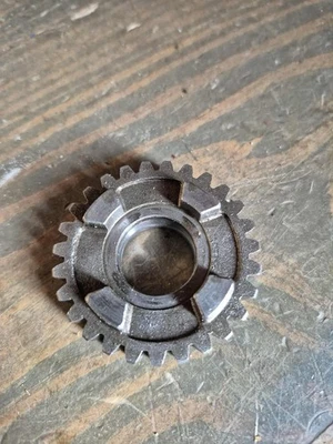 1984 Honda ATC 200S 27T 5th Mainshaft Gear 23501-427-010 - Image 1 of 3