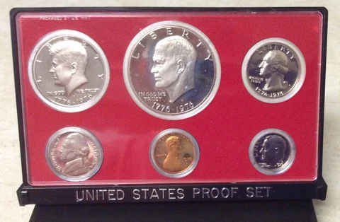 1976 US Mint Clad Proof Set With Six Gem Coins in Plastic Only-NO Sleeve Cover