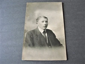 Hombre guapo bien vestido - Postal con foto real de 1925 (RPPC). - Imagen 1 de 2
