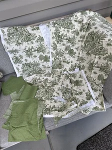 Lotto Trapuntazioni Scampoli di Tessuto Verde Toilette e Cestino Tessuto - Foto 1 di 6
