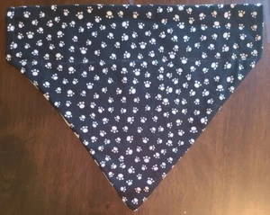 2 Sided Over Collar Slide On Pet Bandana/Scarf - Size L - Paws/Zigzags - Picture 1 of 2