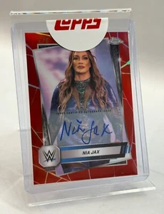 Tarjeta autógrafa paralela roja Nia Jax 2025 WWE Topps cromada #5/5 - Imagen 1 de 3