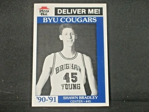 Tarjeta de novato jumbo Brigham Young radiocontrol de radiocontrol de Shawn Bradley 1990-91 Pizza Hut BYU Cougars - Imagen 1 de 2