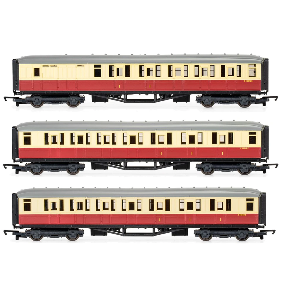 HORNBY BR GRESLEY PASSENGER COACH TRIPLE PACK OO GAUGE MODEL RAILWAYS - Image 1 of 1