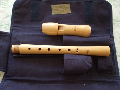 Wooden Moeck  221  Soprano / Descant Recorder, Baroque,  Near Mint - Image 1 of 4