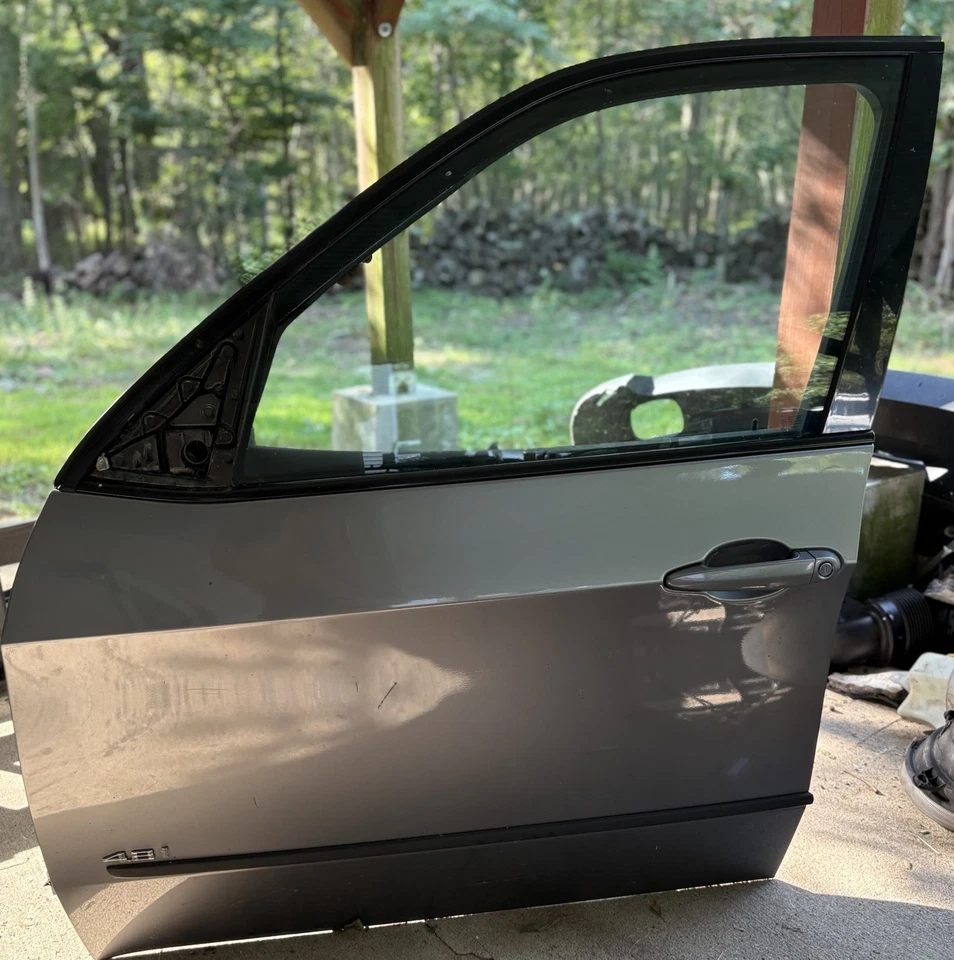 BMW E70 X5 2007-2013 conjunto de panel de carcasa de puerta del lado del conductor delantero izquierdo gris OEM Foto 1 de 3