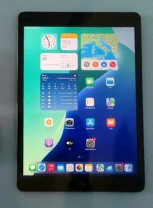 Apple iPad 9 9th Generation 2021 64 GB 10.2 - Imagen 1 de 3
