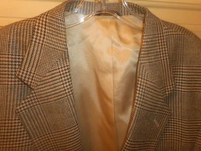 AUSTIN REED  LONDON - ENGLAND FOR  DILLARDS  WOOL  BLAZER  HERRINGBONE  46  NWOT - Image 1 of 4