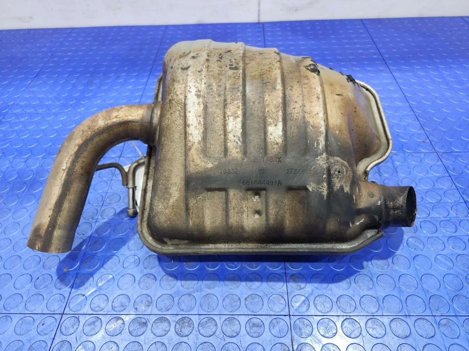 15-23 道奇挑战者 3.6L 后排气消声器 左侧 发球杆 原始设备制造商 68260151AA — 第 1/4 张图片