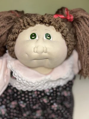 1980 Xavier Roberts Little People Hand Signed Cabbage Patch Soft Sculpture - Image 1 of 4