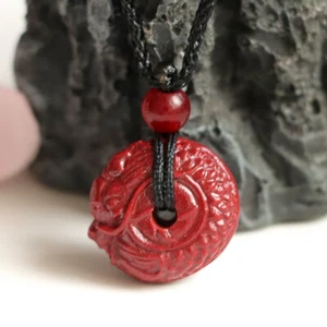 Collana Gioielli Energia Naturale Ciondolo Drago Cinabro Intagliato Pendenti - Foto 1 di 7