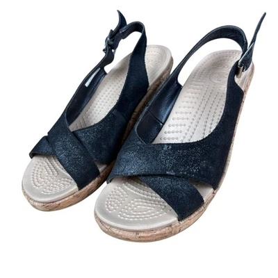 Tacones de cuña Crocs A-Leigh negros brillantes para mujer - talla 6 Foto 1 de 4