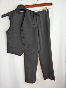 Van Heusen Boys Size 10 Suit - Picture 1 of 5