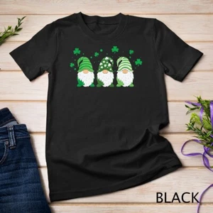 Linda Camiseta Unisex Día de San Patricio con Trébol de Leopardo a Cuadros Gnomos - Imagen 1 de 15
