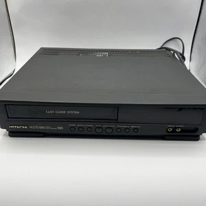 Hitachi VT-M270A VHS Player DA4 Digital Auto Tracking Deck No Remote - Picture 1 of 12