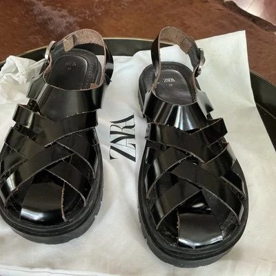 Sandalias de cuero Zara CrissCross Cage negras con suela de pescador 39 con bolsa antipolvo Foto 1 de 4