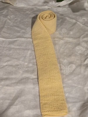Vintage Wembley Skinny Tie Straight End Yellow Woven Textured  - Image 1 of 4