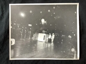 Vintage Car Crash Wreck Police Crime Scene Photograph B&W Glossy 8x10 Toyota - Picture 1 of 3