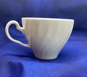 Johnson Bros REGENCY Tea Cup Snow White ENGLAND Ironstone Earthenware 2 3/4" 6oz - Picture 1 of 6