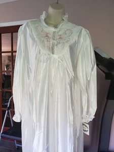Vintage Cachet Women's Night Gown Sleepwear White Size L Pink Embroidery Sears - Picture 1 of 24