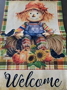BANDERA DE JARDÍN/YARDA DE OTOÑO 12""X18"" ""BIENVENIDO"" ESPANTAPÁJAROS SENTADO NUEVO - Imagen 1 de 1
