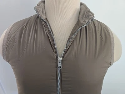 PETER MILLAR CROWN CRAFTEDHOLDRIDGE FULL Zip Sleeveless Vest/Jacket Size S - Image 1 of 4