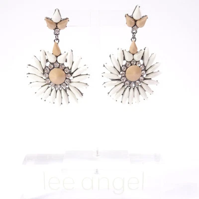 Neiman Marcus Lee Angel Women's White Cabochon Pinwheel Drama Earrings NWT 125 - Image 1 of 4