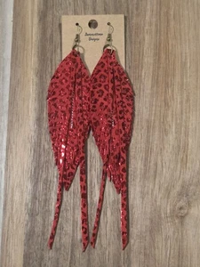 Handgefertigte ECHTLEDER Feder Ohrringe Leopard Tiermotiv rot 6" - Bild 1 von 3