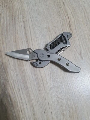 Cuchillo multiherramienta de bolsillo Spyderco T01S SpydeRench borde dentado 440C original EE. UU. Foto 1 de 4