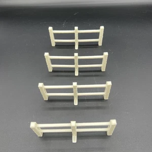Vintage Fisher Price Little People Farm Yard White Plastic Fencing  - Set of 4 - Picture 1 of 3