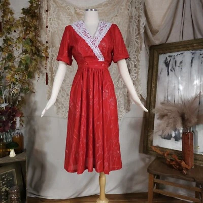 Vintage 1970s Red Dress Sparkle Flowers Lace Collar  Pockets Short Sleeve  - Image 1 of 4