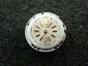 VINTAGE LADIES 13.6MM JUVENIA SWISS WRIST WATCH MOVEMENT CAL. 815 - RUNNING  - Picture 1 of 2