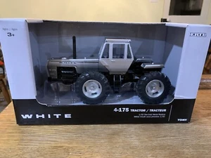 Tractor Ertl blanco 4-175 4x4. Escala 1/32. Nuevo en caja - Imagen 1 de 4