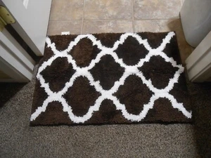 NEW Luxury Microfiber plush Bath Mat 20X30 inches brown & white rubber backing - Picture 1 of 11
