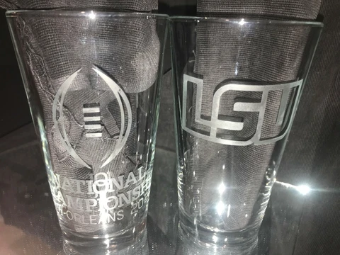 2019/2020 NCAA FOOTBALL NATIONIAL CHAMPIONSHIP LSU TIGERS ETCHED 2 PINT GLASSES Cover