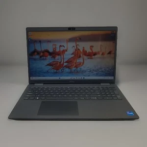 Dell Latitude 3520 15,6" Touch Core i7-1165G7 @ 2,80 GHz 32 GB RAM 256 GB SSD Win11 - Foto 1 di 8